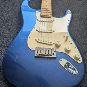 Fender American Ultra Stratocaster – Cobra Blue (Mint) - Image 6