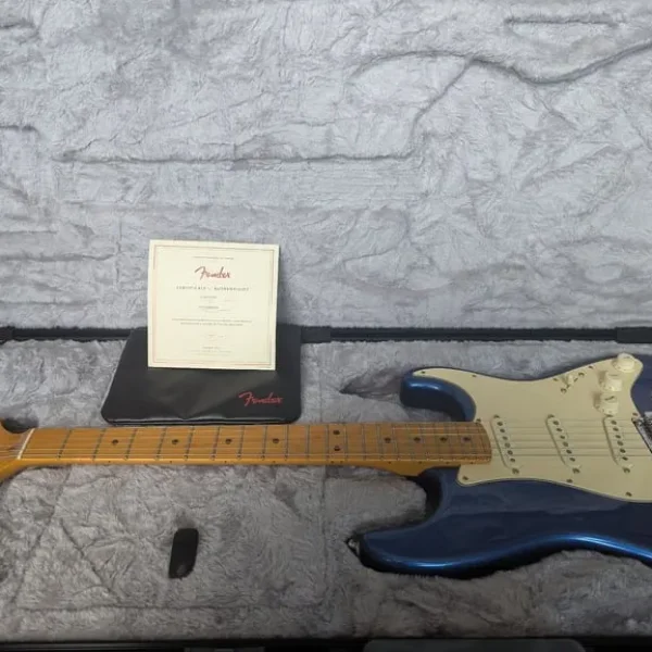 Fender American Ultra Stratocaster – Cobra Blue (Mint)