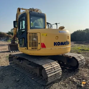 Komatsu 138-US excavator - Image 2