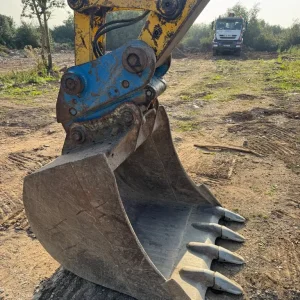 Komatsu 138-US excavator - Image 6