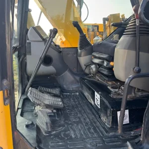 Komatsu 138-US excavator - Image 7