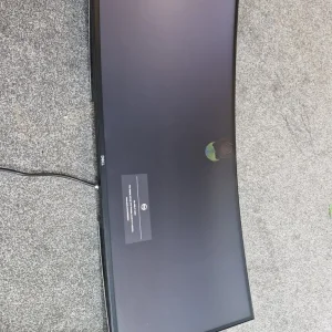 Dell UltraSharp U3821DW 38 inch curved monitor with a small screen scratch - Image 3