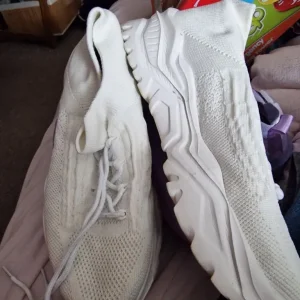 Lady size 8 sandal mix - Image 2