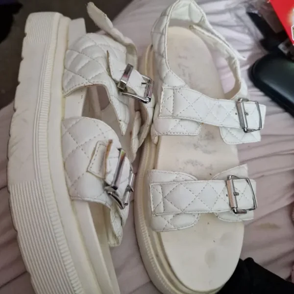 Lady size 8 sandal mix