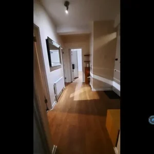 2 bedroom flat in Albert Drive, Stockport, Greater Manchester (2 bed) - Image 2