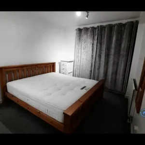 2 bedroom flat in Albert Drive, Stockport, Greater Manchester (2 bed) - Image 4