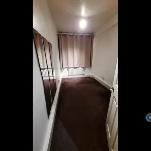 2 bedroom flat in Albert Drive, Stockport, Greater Manchester (2 bed) - Image 6