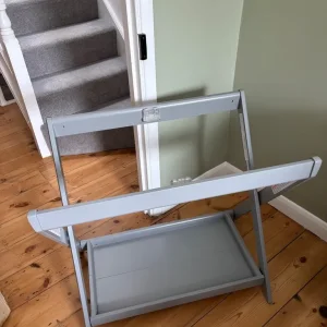 Uppababy bassinet stand grey - Image 2