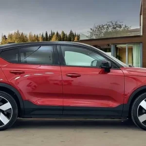 2022 Volvo C40 Recharge Twin Pro 78kWh Estate AWD - Image 2