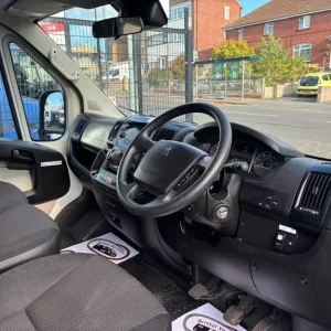 2018 Peugeot Boxer 2.0 BlueHDi Minibus 17 Seater - Image 8