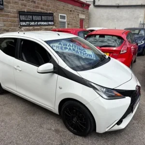 Toyota Aygo 1.0 VVT-i x-play 2014 - Image 2