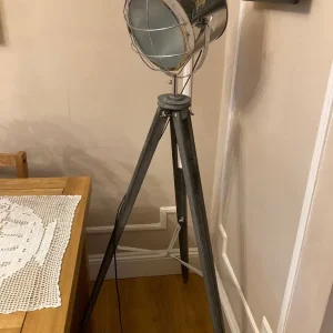 Floor tripod search light or lamp - Image 3