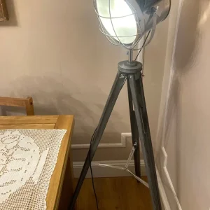 Floor tripod search light or lamp