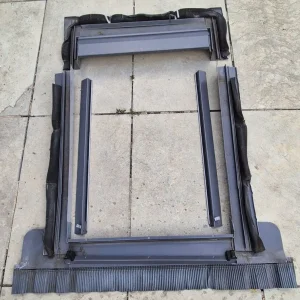 Velux GGL M04 3059 window (70x90cm) with flashing kit - Pine finish (Qty 3) - Image 3