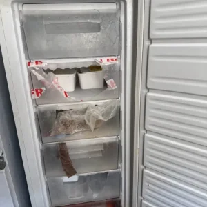 Working freezer with a few tray handle issues - Image 3
