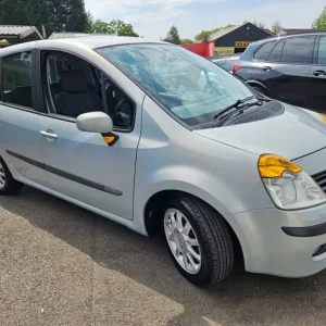 2005 Renault Modus 1.4 16v Dynamique Hatchback - Image 2