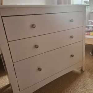 White 3-drawer chest of drawers