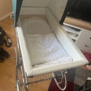 Vintage Green Silver Cross Pram - Image 3