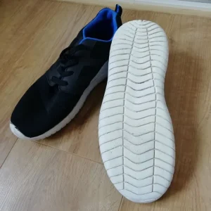 Black and white trainers, size 6 - Image 2