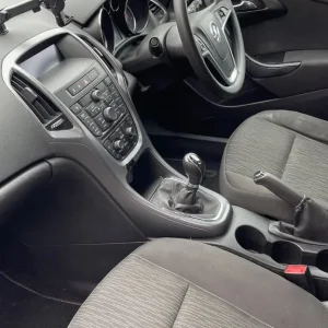 Vauxhall Astra Hatchback 2015 Manual 1598cc 5-door - Image 5