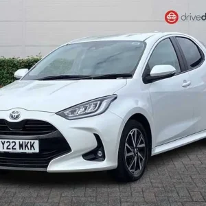 2022 Toyota Yaris Hybrid Hatchback - Image 7