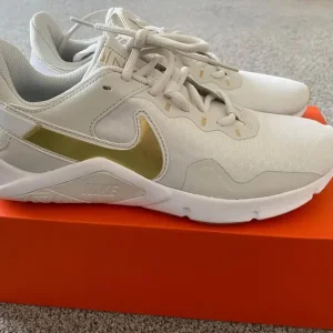 Nike Women's Trainers UK 7
