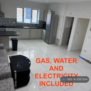1 bedroom flat in Parkview Road, Porthcawl, Bridgend County Borough (1 bed)