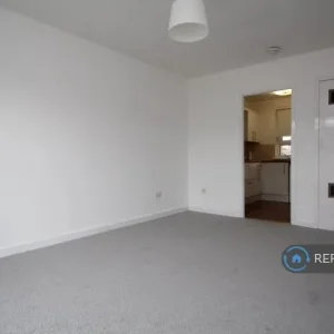 1 bedroom flat in Burnbank Terrace - Image 8