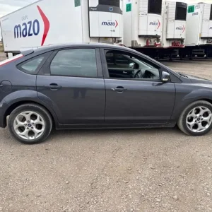 2011 Ford Focus 1.6 TDCi Sport 5-door Hatchback - Image 4