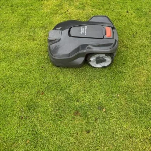 Husqvarna 305 Robot Mower - Image 3