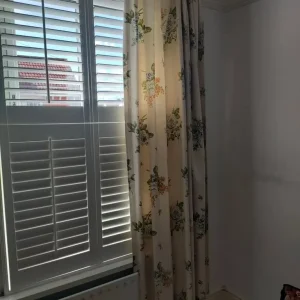 1 x pair of professionally made curtains - Image 3