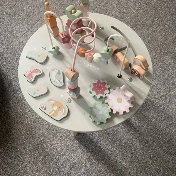Little Dutch activity table