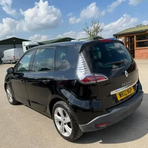 2012 Renault Scenic 1.5 dCi Dynamique TomTom MPV 5-door Diesel Automatic - Image 7