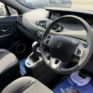 2012 Renault Scenic 1.5 dCi Dynamique TomTom MPV 5-door Diesel Automatic - Image 8