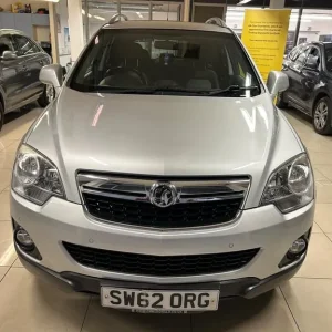 2012 Vauxhall Antara 2.2 CDTi Exclusiv 5dr Auto HATCHBACK DIESEL - Image 3
