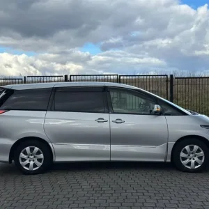 2017 Toyota Estima 2.4L Auto Petrol MPV – 8 Seater, Spacious, Well-Maintained - Image 7