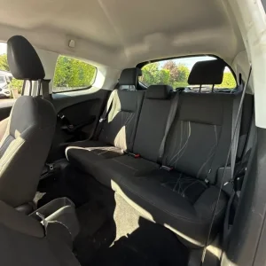 2012 Peugeot 208 3-door hatchback manual - Image 8
