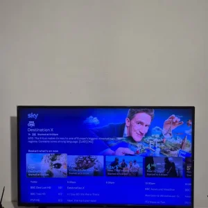 48" BUSH HD SMART APPS TV - Image 3
