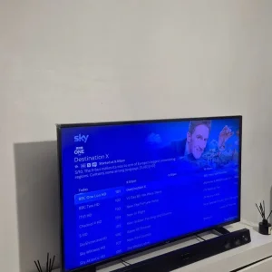 48" BUSH HD SMART APPS TV - Image 4