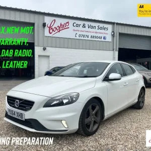 2014 Volvo V40 D2 R Design 5-door Hatchback Diesel Manual