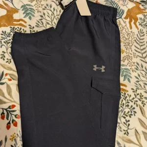 Men's XL Under Armour cargo pants navy blue - Image 4