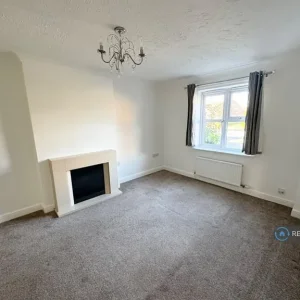 3 bedroom semi-detached house in southwick, Wiltshire - Image 4