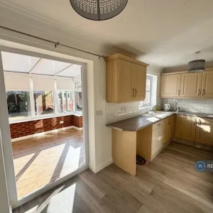 3 bedroom semi-detached house in southwick, Wiltshire - Image 7