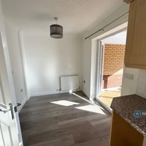 3 bedroom semi-detached house in southwick, Wiltshire - Image 8