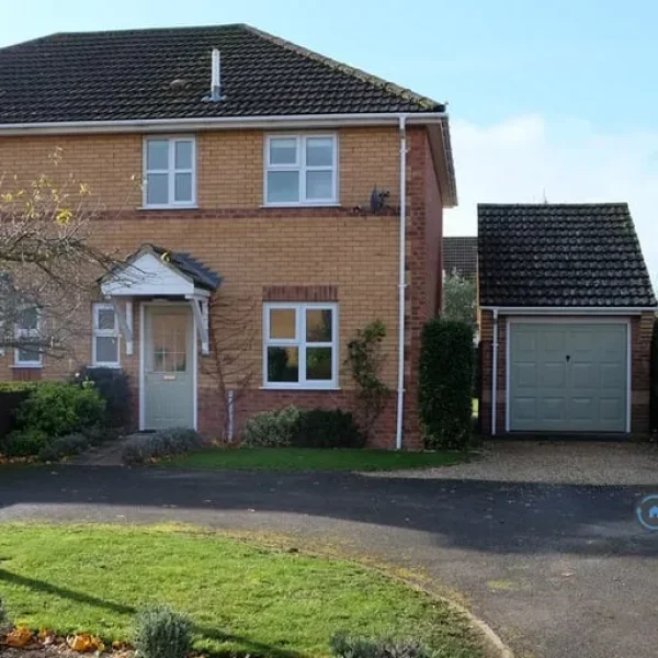 3 bedroom semi-detached house in southwick, Wiltshire