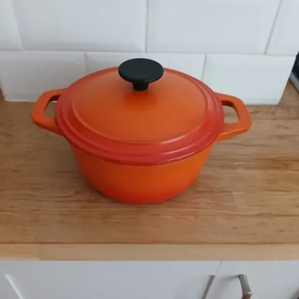 Cast Iron casserole pan