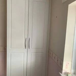 Double hanging wardrobe