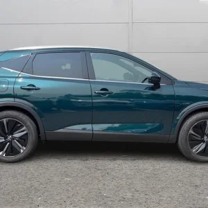 2025 Nissan Qashqai 1.3 DiG-T 4WD with all the smart features - Image 2