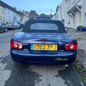 Mazda MX-5 Convertible 2002 Manual - Image 2