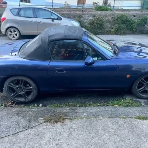 Mazda MX-5 Convertible 2002 Manual - Image 4